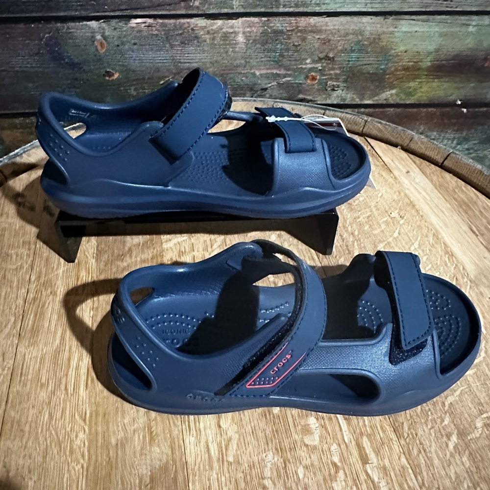 💙 Crocs Swiftwater Expedition Sandals – Kids Size 2 💙